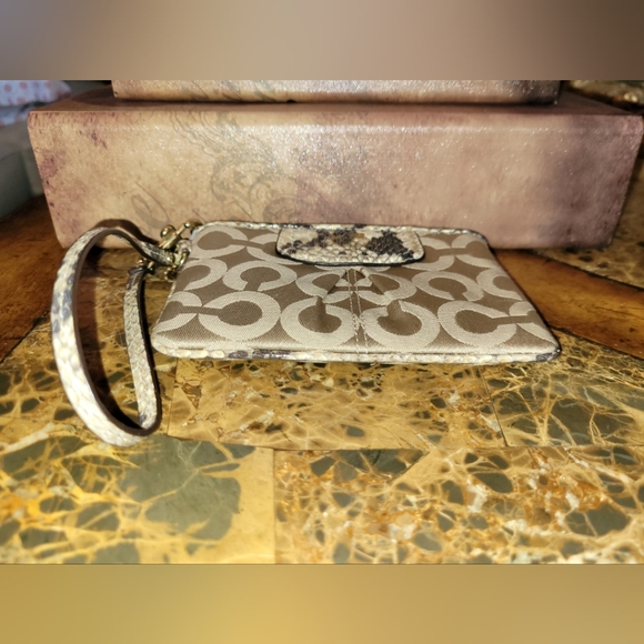 Coach wristlet with snake trim - Picture 3 of 6